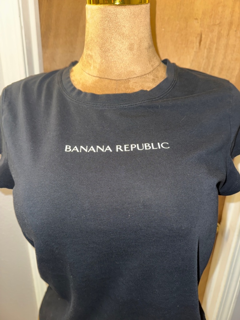 Banana Republic Women’s Black Logo Tee, slim fit, XL - Picture 2 of 7